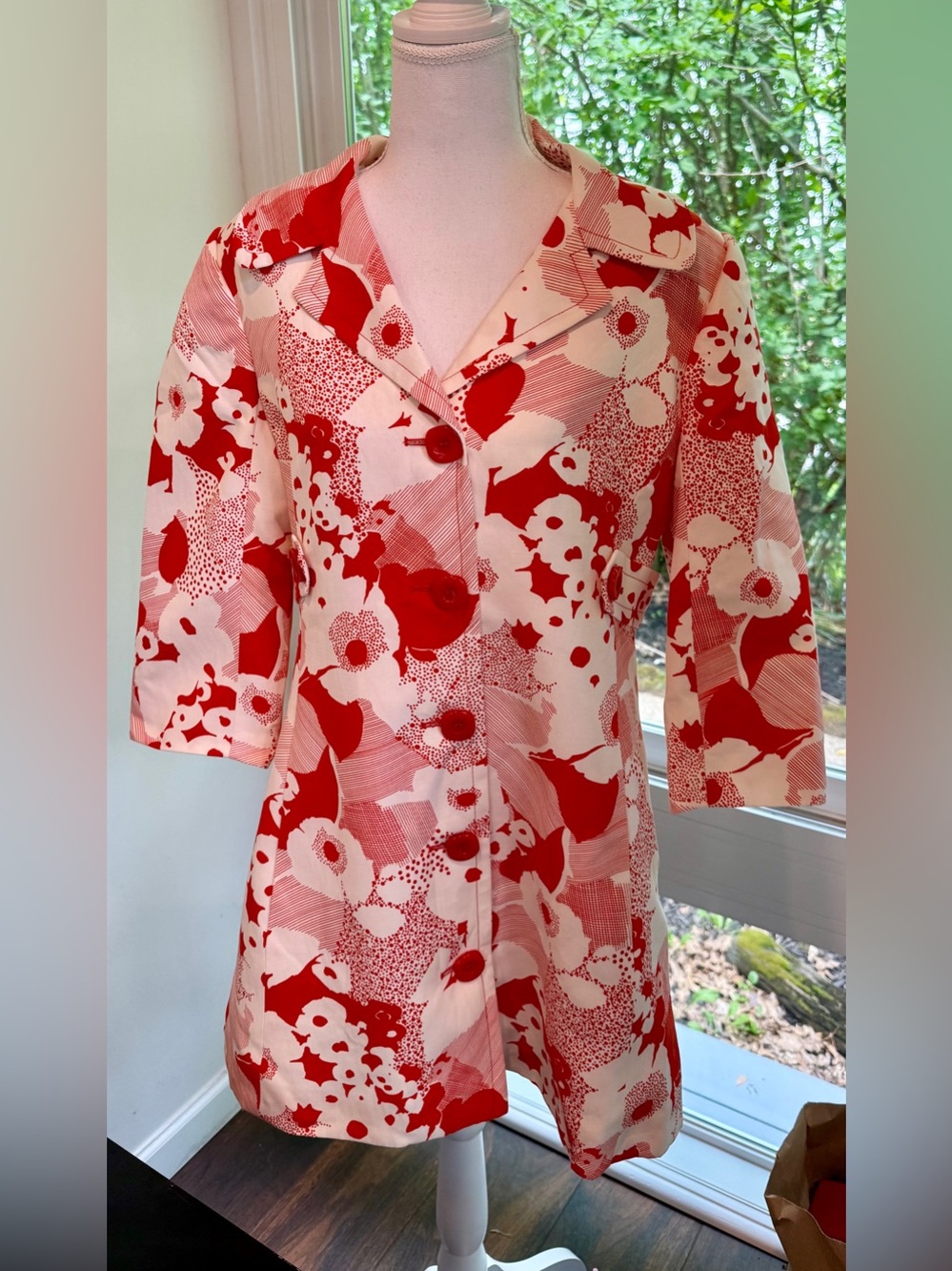 Trina Turk EUC Floral Duster Coat Red White Cotton Linen Size 12
